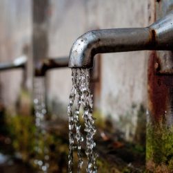 Faucet, fountain, water — Follow Global Matches with Overseas Soccer Free View High Definition